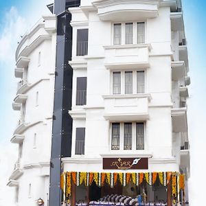 斯里瓦尔酒店 Guruvāyūr Exterior photo
