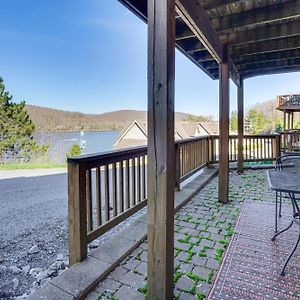 Deep Creek Lake Townhome With Deck And Water Views 奥克兰 Exterior photo