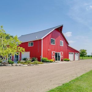 Unique, Renovated Barn Vacation Rental In Donnelly Exterior photo