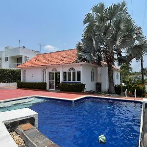 Casa En Melgar Condominio La Hacienda Con Piscina Exterior photo