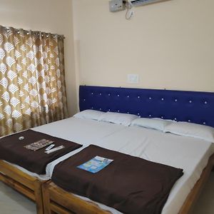 Redkar Rooms Gokarna Beach Front Ac And Non Ac Rooms Exterior photo