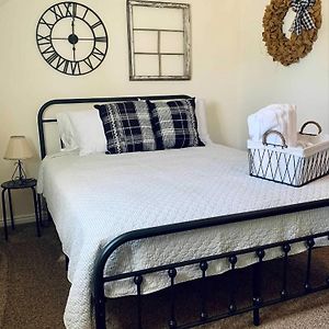 The Founders Suite At The Historic Kanab Inn Exterior photo