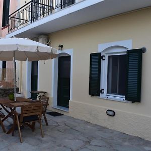 Christos Raches Traditional Apartment Exterior photo