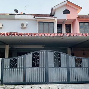 Spacious Ipoh Homestay@12-14 Pax Exterior photo