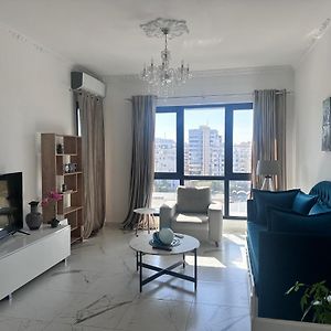 Luxurious Apartment At Square 21 地拉那 Exterior photo