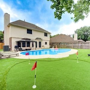 Amazing Getaway Home - 4 Bedrooms 2,5 Baths - West Houston, Katy, Richmond - Huge Pool, Mini-Golf, Pingpong, Billards, Bbq, Katy Asian Town, Typhoon Waterpark, King Bed Exterior photo