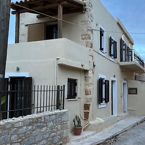 GerolimenasΠεζούλα Μανη公寓 Exterior photo