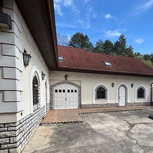 Veszpremvoelgyi Kuria酒店 Exterior photo