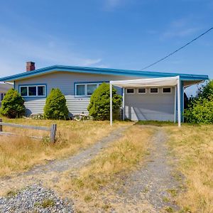 Point Roberts Cottage With Ocean Views And Hot Tub! Exterior photo