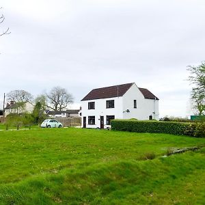 Nice Cottage In The Countryside Foleshill Exterior photo