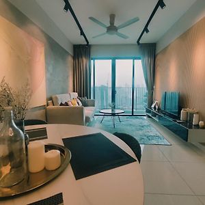 Royalty Luxury Apartment, Walking Distance To Lrt, Gleneagles Kl & Klcc Kampong Datok Keramat Exterior photo