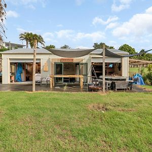 Chaos Oval - Coopers Beach Bach Exterior photo