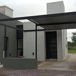 Moderna Y Confortable Casa Nueva 圣地亚哥-德尔埃斯特罗 Exterior photo