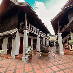 Khongkham Guesthouse 琅勃拉邦 Exterior photo