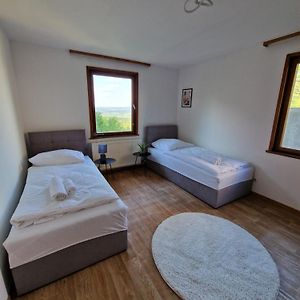 Range - Landhaus Mit Panoramablick - 2 Apartments - Wlan - Tv - Bis Zu 12 Personen 温特巴赫 Exterior photo