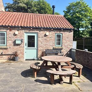 Cosy Village Location - One Bedroom Barn Barmston Exterior photo