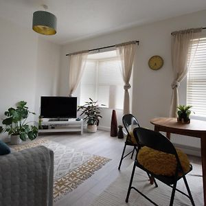 Homely 1 Bedroom Flat With Free Parking 史云顿 Exterior photo