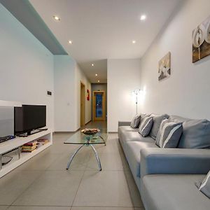 Sliema 2 Bedroom Close To Seafront Exterior photo