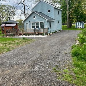 Ontario Lakeview Cottage Wilson Room photo