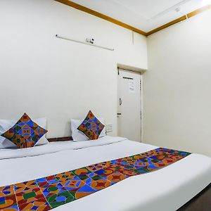 Fabexpress Grand Resort 阿格拉 Room photo