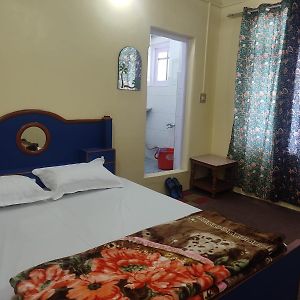 Srīnagar Dal Point View酒店 Room photo
