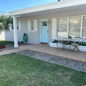 Peaceful Beach Bungalow Between The River And Ocean 代托纳海滩 Exterior photo