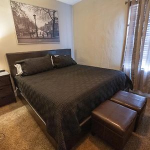 Indy 4-Bedroom Haven: Your Perfect Retreat 印第安納波利斯 Exterior photo