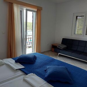 Apartments Dora, With A Beautiful View Of The Bay, Near The Sea And Center 韦伯斯卡 Room photo