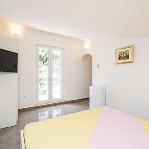 Rooms & Apartments Barisic 米利尼 Room photo