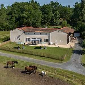 Gite Du Pre De L'Etang Montazeau Exterior photo