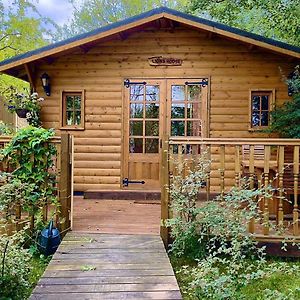 Captivating 1-Bed Cabin In Newmarket 纽马基特 Exterior photo