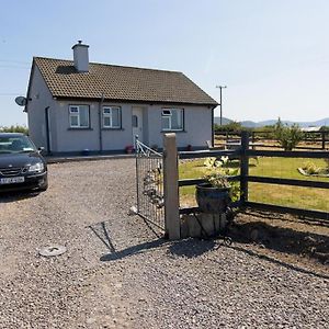 Lovely 2 Bed Cottage In Cromane 基洛格林 Exterior photo