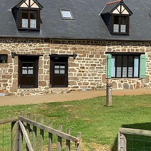 Delightful 1-Bed Cottage In Céaucé Exterior photo