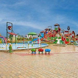 Oyo Hotel Kingland Water Park Rohtak Exterior photo