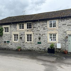 Superbly Appointed 300 Year Old Stone Cottage 贝克韦尔 Exterior photo