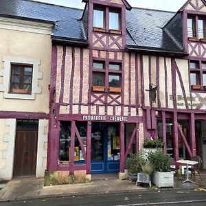 Appartement Situe Au Coeur De Brissac-Quince Exterior photo