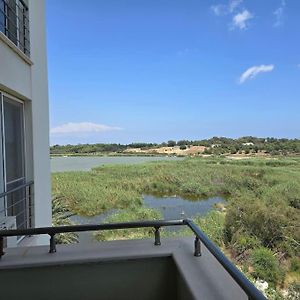 Lake View Apartment In Famagusta 法马古斯塔 Exterior photo