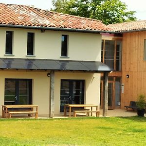 Les Granges D'En Naoua, Grand Gite Avec Piscine Maubec  Exterior photo