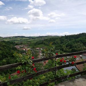 Intera Casa Con Vista Sulle Langhe Bellevue Vezza D'Alba别墅 Exterior photo