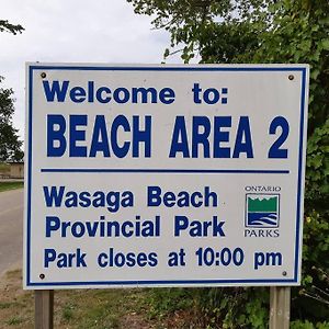 The Beach 2 Cottage - Wasaga Beach On Exterior photo