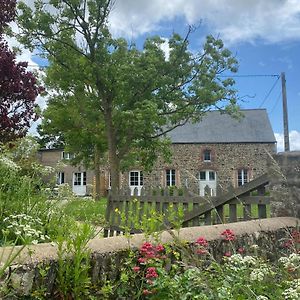 Charming Cottage On Idyllic Property, Near The Beach, Denneville Exterior photo