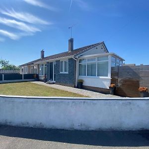 Cozy Coastal Bungalow In 普利斯坦丁 Exterior photo