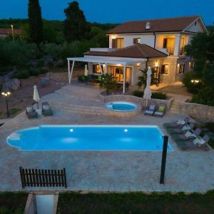 Villa Laura With Beautiful Yard And Pool Vrh  Exterior photo