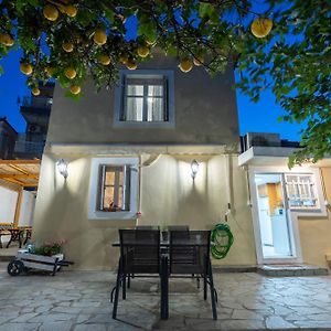 Spacious Home With Yard, Central Mytilene, Lesvos Exterior photo