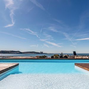 Guestready - Alges Apt With Stunning Rooftop Pool Exterior photo