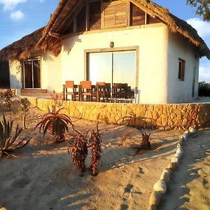 One Bedroom House At Anakao 10 M Away From The Beach With Furnished Garden And Wifi Exterior photo