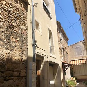 Appartement Au Dernier Etage Avec Terrasse Et Belle Vue Sur Nature Environnante Roujan Exterior photo