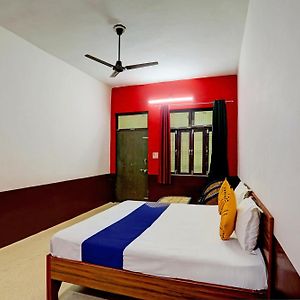 Spot On Relax Inn Residency Kasganj Exterior photo