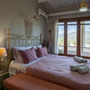 Retro Villa With Fantastic Views In Yera Bay, Lesvos 派拉马 Exterior photo