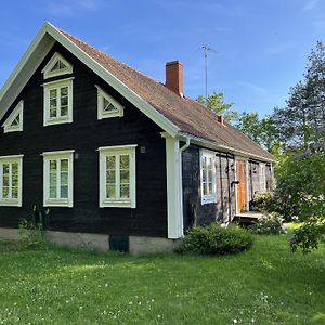 Large Timber Villa With A Scenic Location South Of Löttorp Exterior photo